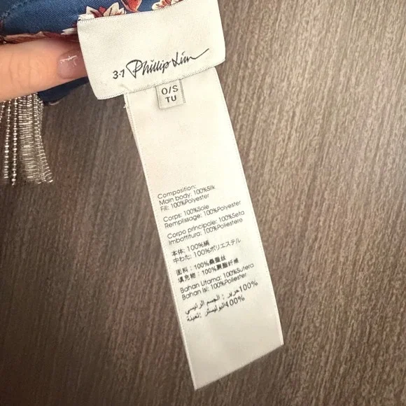 3.1 Phillip Lim Paisley Floral Silk Puffer Scarf with‎ Tassel Fringe Blue Red - Picture 2 of 3